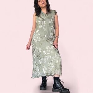Vintage Sage Green Floral Sleeveless Maxi Dress